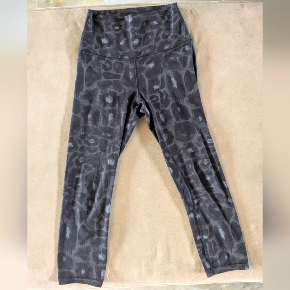 Lululemon Align Crop 21' Black Leopard Print Leggings Size 4